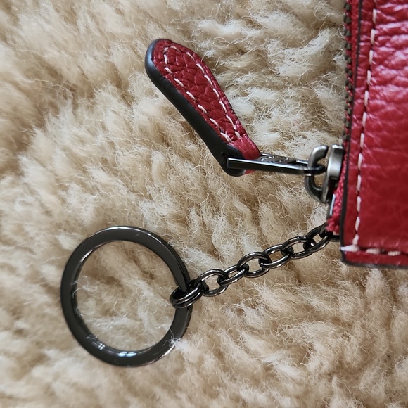 NWOT Coach Disney X Red Leather Rollerblading Minnie Mouse Small Wallet ♥️ 🐭🖤 - Picture 4 of 14